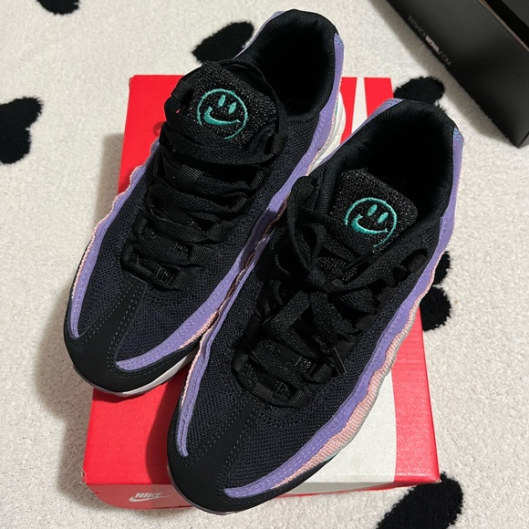 NIKE AIR MAX Sneakers - Picture 1 of 4